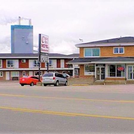 Chalet Inn Motel ドライデン エクステリア 写真